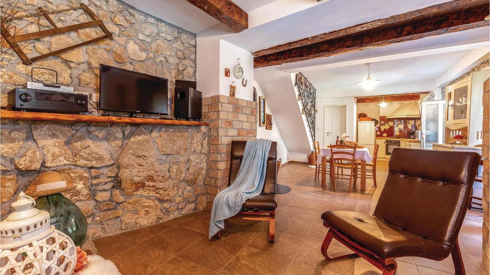 Lovely Home In Novi Vinodolski With Kitchen Chorvatsko